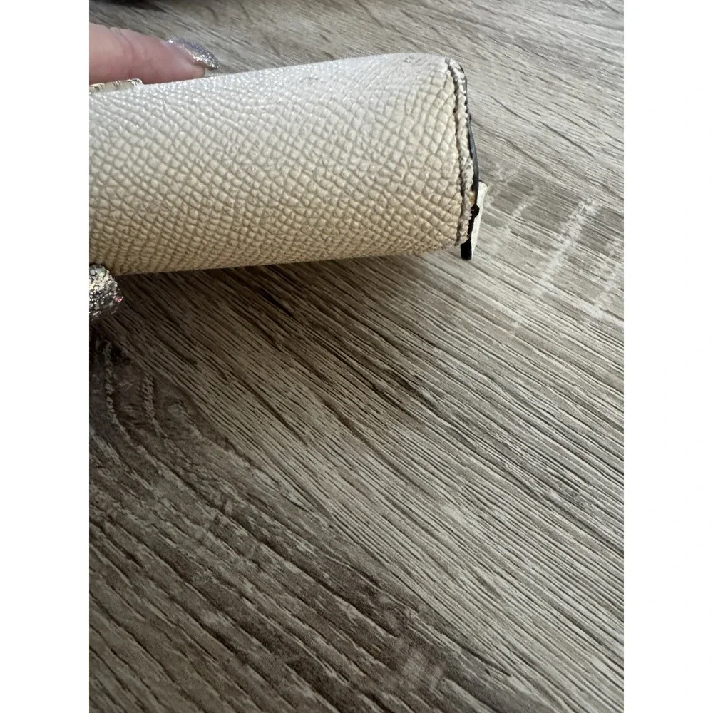 COACH Medium Corner Full Zip Wallet White Fair Condition PT2